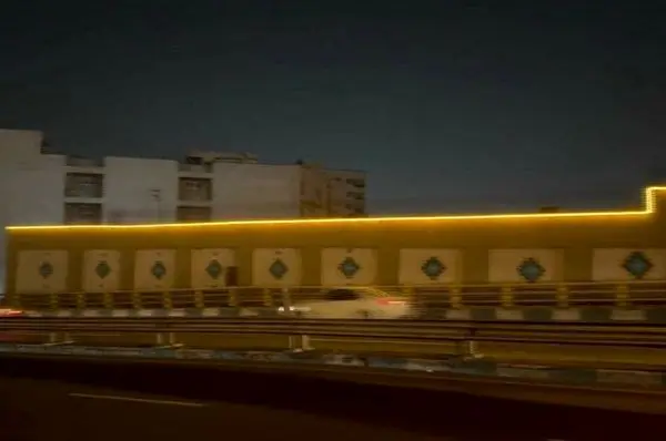 جان بخشیدن بر دیواره خاکستری بزرگراه یادگار امام (ره) با رنگ و نور

