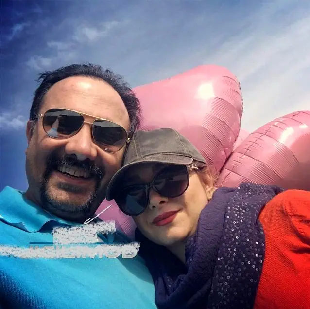 عاشقانه های «بازیگر معروف» و همسرش + عکس