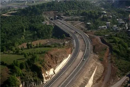 پیشرفت فیزیکی 56درصدی روسازی بتنی در آزادراه تهران-شمال