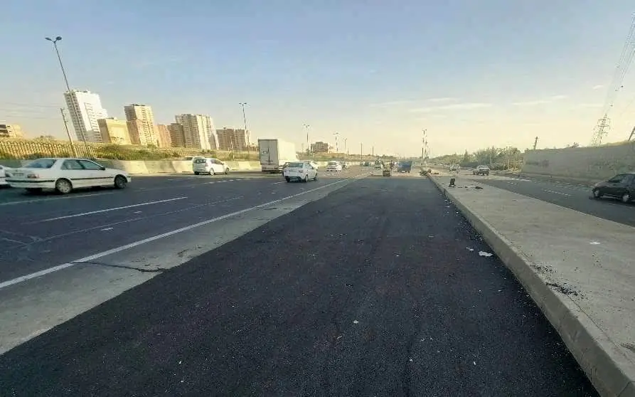 احداث توقفگاه اضطراری در بزرگراه آزادگان


