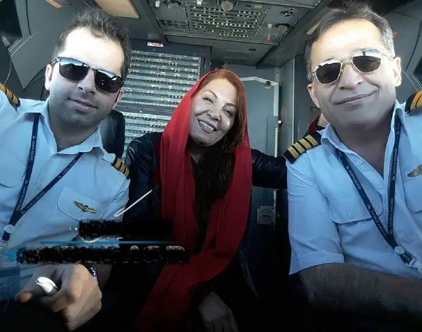 تیپ متفاوت خانم بازیگر در کابین خلبان+عکس
