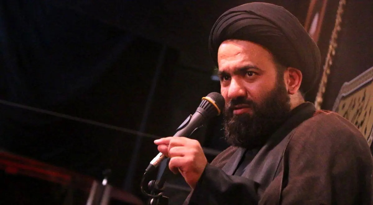 واکنش سید احمد خمینی به خلع لباس حسن آقا میری + عکس