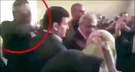 تهدید مافیایی یک منتقد به سربریدن! +عکس