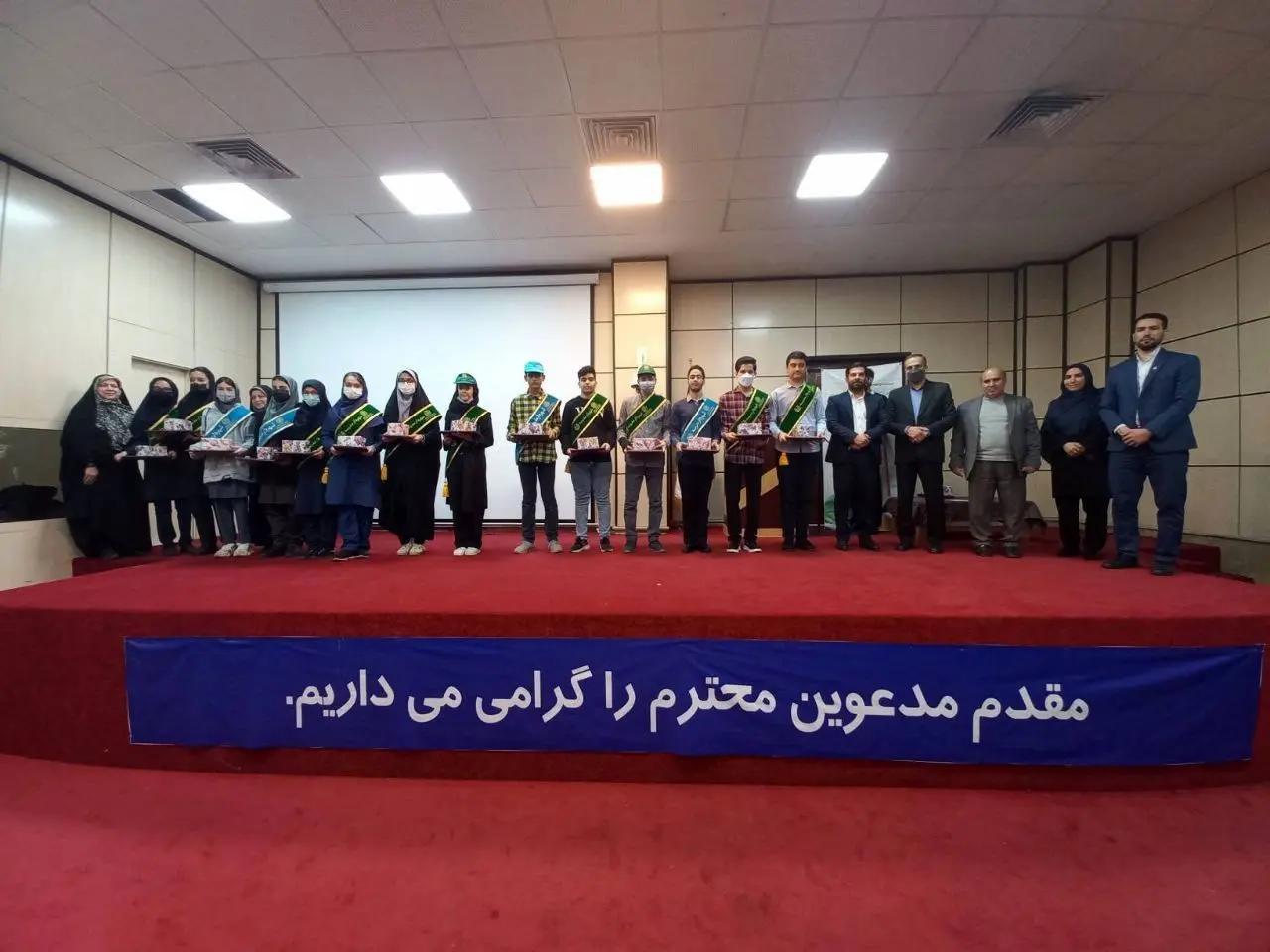 احکام شهرداران ۱۶ مدرسه منطقه ۱۳ تنفیذ شد

