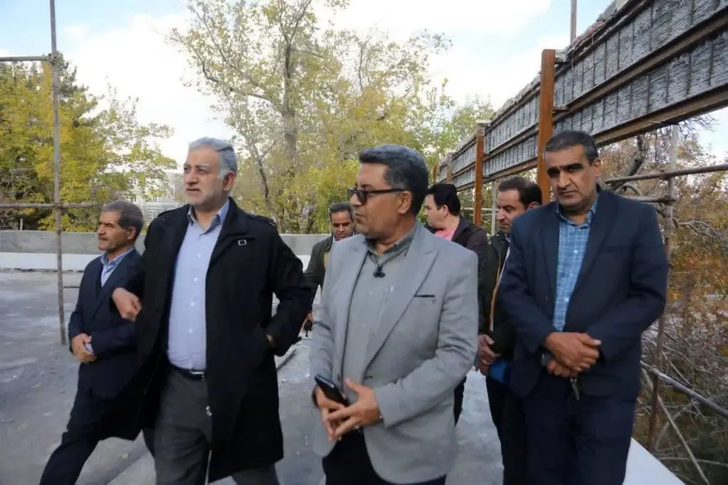 بازدید میدانی دکتر کریمی شهردار اراک از آخرین وضعیت و پیشرفت پروژه بلک باکس شهر اراک


