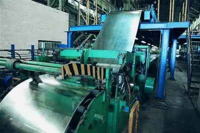 عبور از مرز تولید ماهانه ۲۱ هزار و ۵۵ تن ورق فولادی در شرکت فولاد امیرکبیر کاشان

