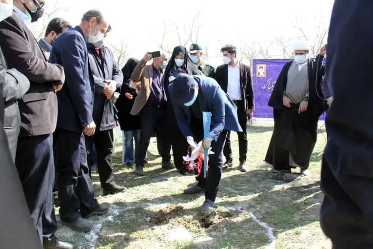 کلنگ احداث مجموعه خدماتی و تفریحی دژباغ کن به زمین نشست

