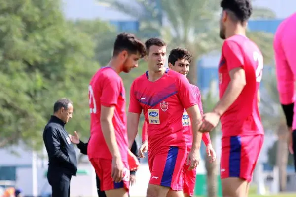 بودیمیر پا به توپ شد