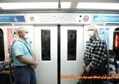 ‎واکسیناسیون همکارانم در شهر زیر زمینی را پیگیری می کنم
