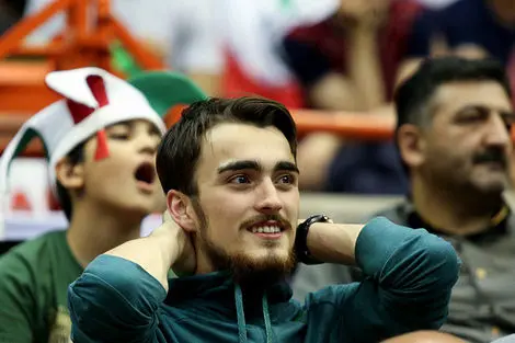 همسر و پدر شوهر مهناز افشار در مراسم عمامه گذاری احمد خمینی+عکس