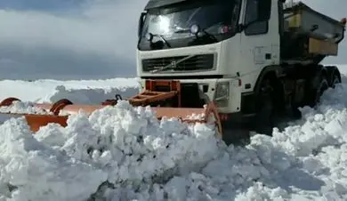 ۱۶۰۰ کیلومتر از راههای شهرستان شازند برفروبی شد.
