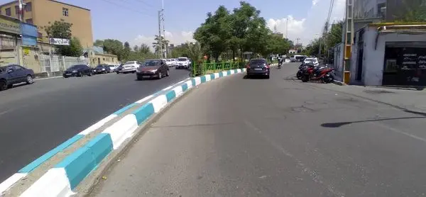 جداول خیابان بهمنیار در منطقه 19 به طول دو و نیم کیلومتر رنگ آمیزی شد
