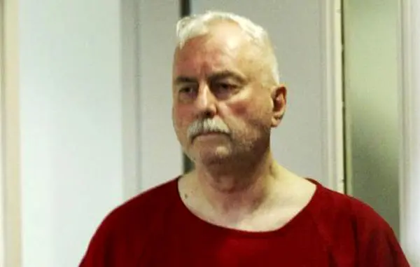 دختربچه زیبا در دام هولناک مرد شیطان صفت + عکس