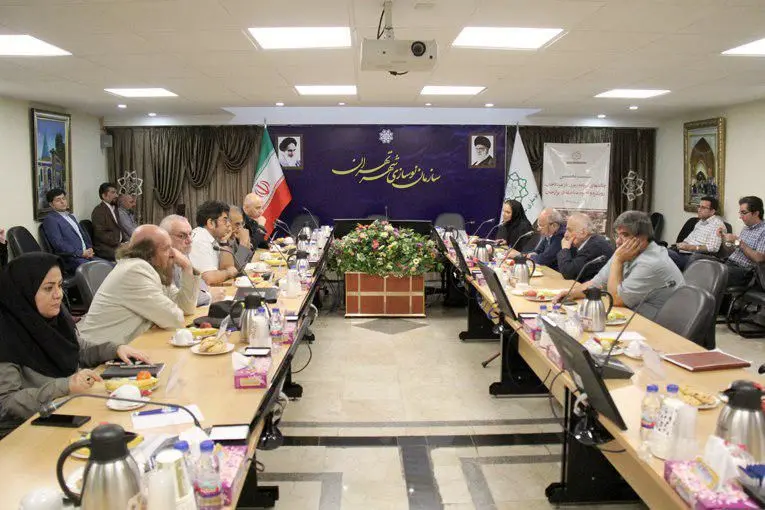 بررسی رویکردها و نحوه مداخله در 3 هکتار اراضی رها شده محله برازجان