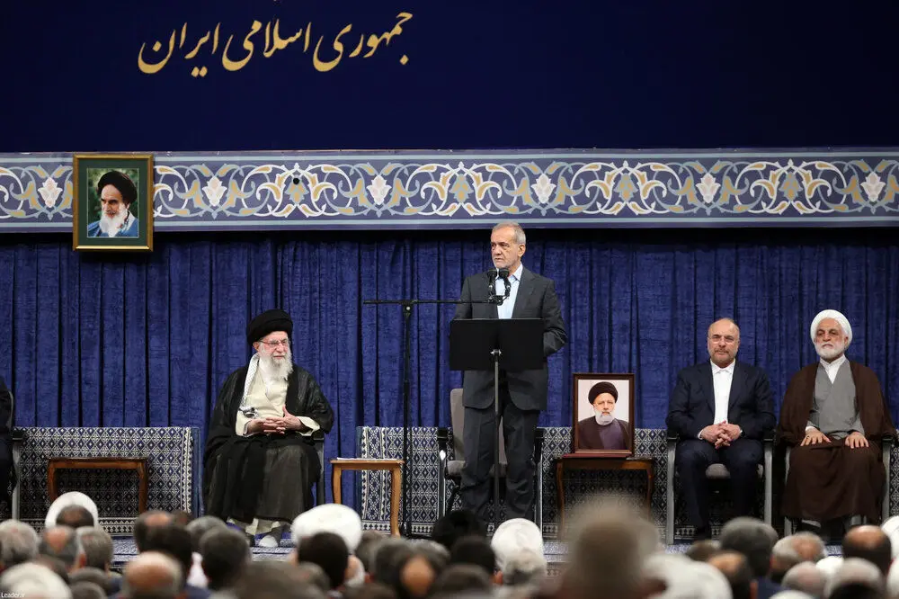 پزشکیان: مسیر حرکت، مسیر روشنی است که مقام معظم رهبری تاکید فرمودند
