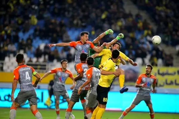 دیدار سپاهان و سایپا، پشت درهای بسته