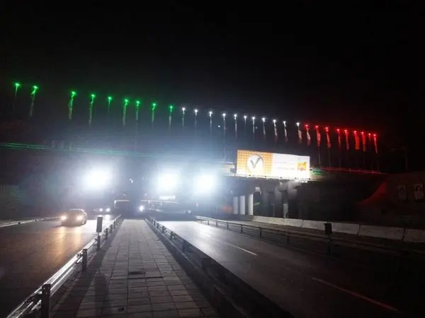 پلهای سوارهرو بزرگراه شهید چمران روشن شد
