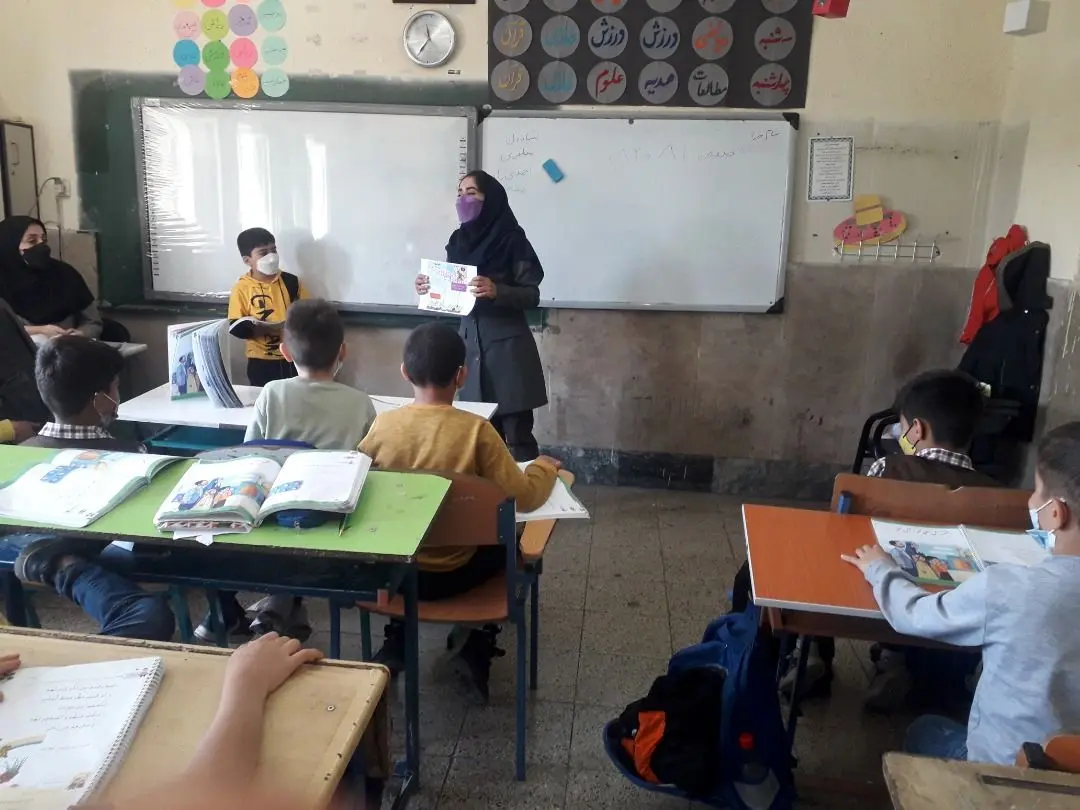 ارتقاء فرهنگ ترافیک با آموزش های ترافیکی به دانش آموزان منطقه 19

