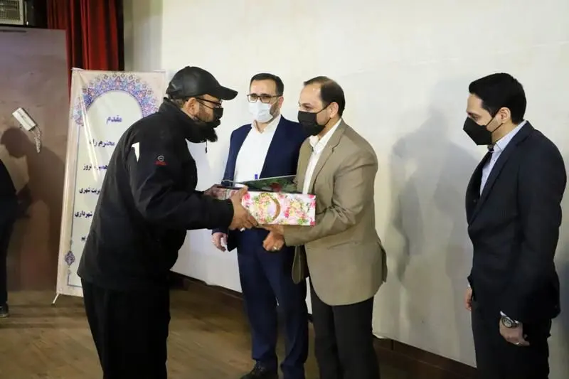 تقدیر شهردار منطقه 3 از پرسنل سامانه 137