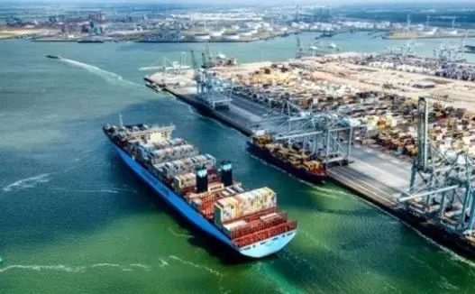 تخفیف ۱۰ درصدی به کالاهایی که زیر ۴۵ روز از بنادر ترخیص میشوند