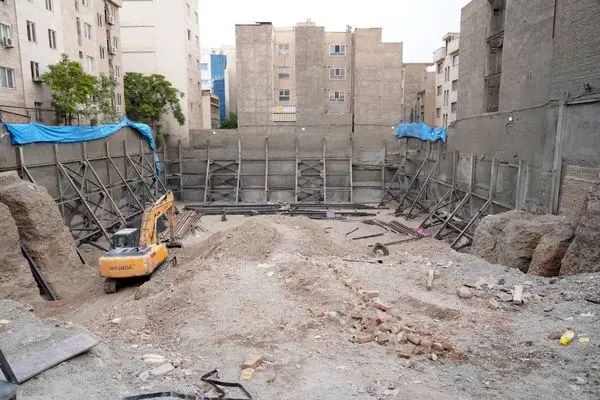 آغاز عملیات احداث دومین پارکینگ طبقاتی با ظرفیت پارک ۵۰۰ خودرو در منطقه ۸