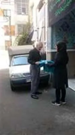 توزیع کسیه های آبی رنگ مخصوص تفکیک پسماند خشک از مبداء