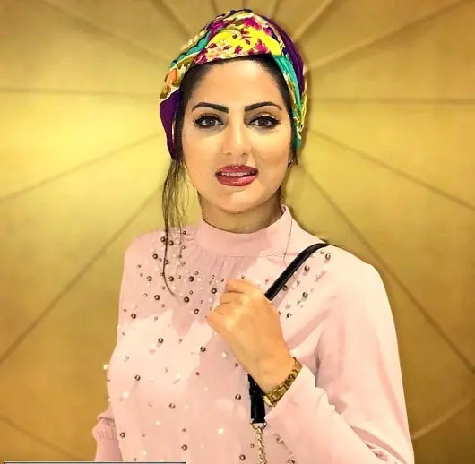 عکس آتلیه ای بازیگر زن مشهور با پوششی غیر معمولی
