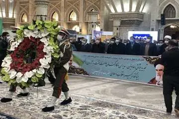 تجدید میثاق کارکنان صنعت نفت با آرمانهای امام راحل (ره) در آستانه چهل و سومین سالگرد پیروزی انقلاب اسلامی