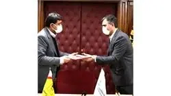 امضای تفاهم نامه همکاری بین بانک های کارآفرین و پارسیان
