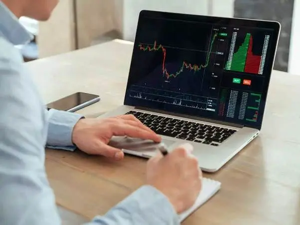 فارکس سیتی پرو بروکری با دسترسی بدون فیلتر ویژه معامله‌گران ایرانی