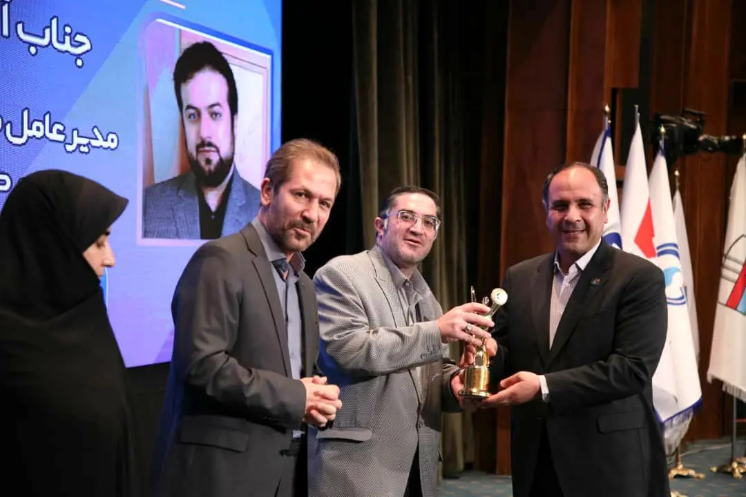 پتروشیمی زاگرس رتبه برتر اجلاس سراسری رضایتمندی مشتری را کسب کرد