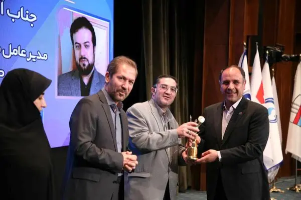 پتروشیمی زاگرس رتبه برتر اجلاس سراسری رضایتمندی مشتری را کسب کرد