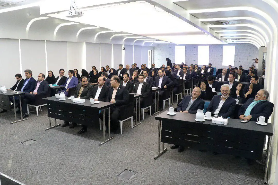 همایش فصلی مدیران شرکت بیمه دی برگزار شد 
