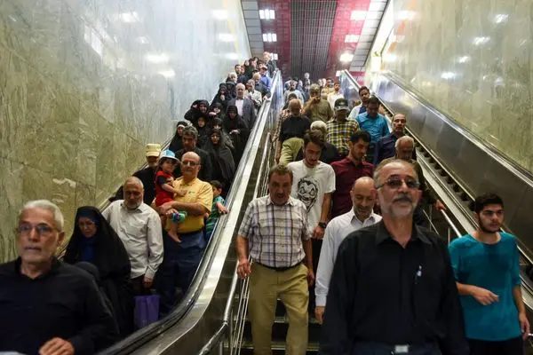 خدمات‌رسانی متروی تهران به شرکت‌کنندگان در مراسم ۹ دی

