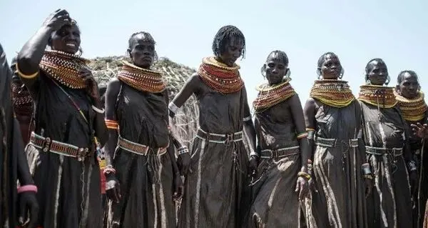 زنانی غیرعادی با ظاهری باورنکردنی! +عکس