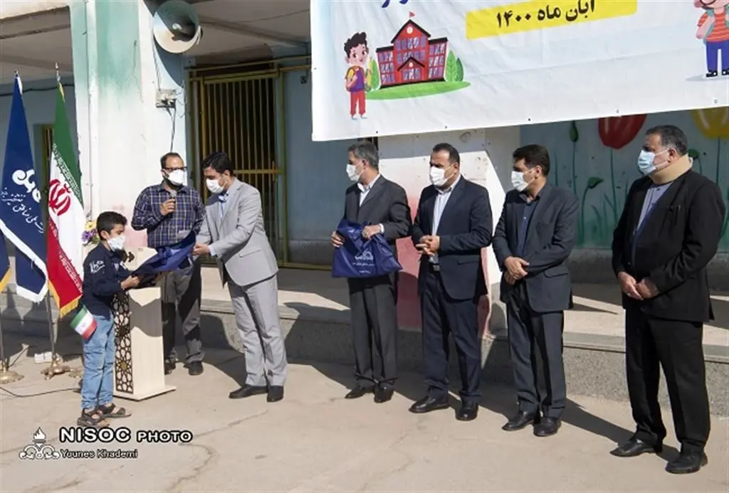 اهدای ۱۰ هزار بسته نوشت‌افزار از سوی مناطق نفتخیز جنوب
