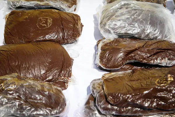 کشف ویفر تریاک توسط ماموران گمرک +عکس