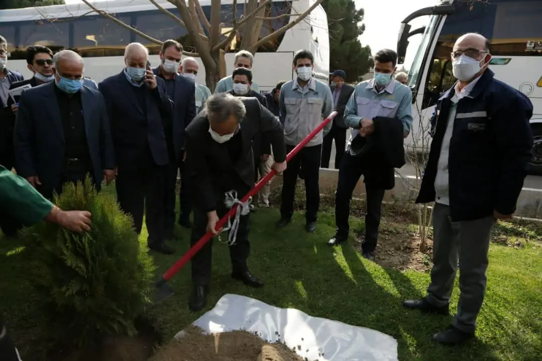 کاشت نهال یادبود در شرکت فولاد مبارکه توسط وزیر محترم صنعت،معدن تجارت جناب آقای رزم حسینی