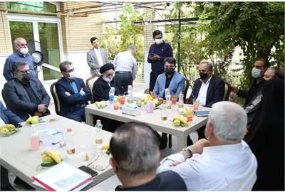 مقررات زدایی در سازمان ها و موسسات تابعه، هم افزایی با تشکل های مردمی
