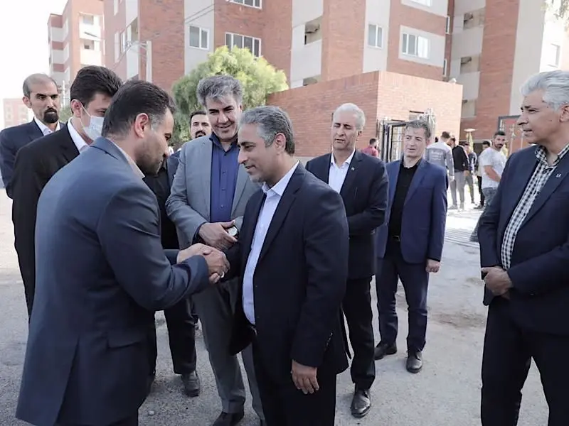 بازدید مدیرعامل بانک مسکن از پروژه زیتون ۶ پردیسان

