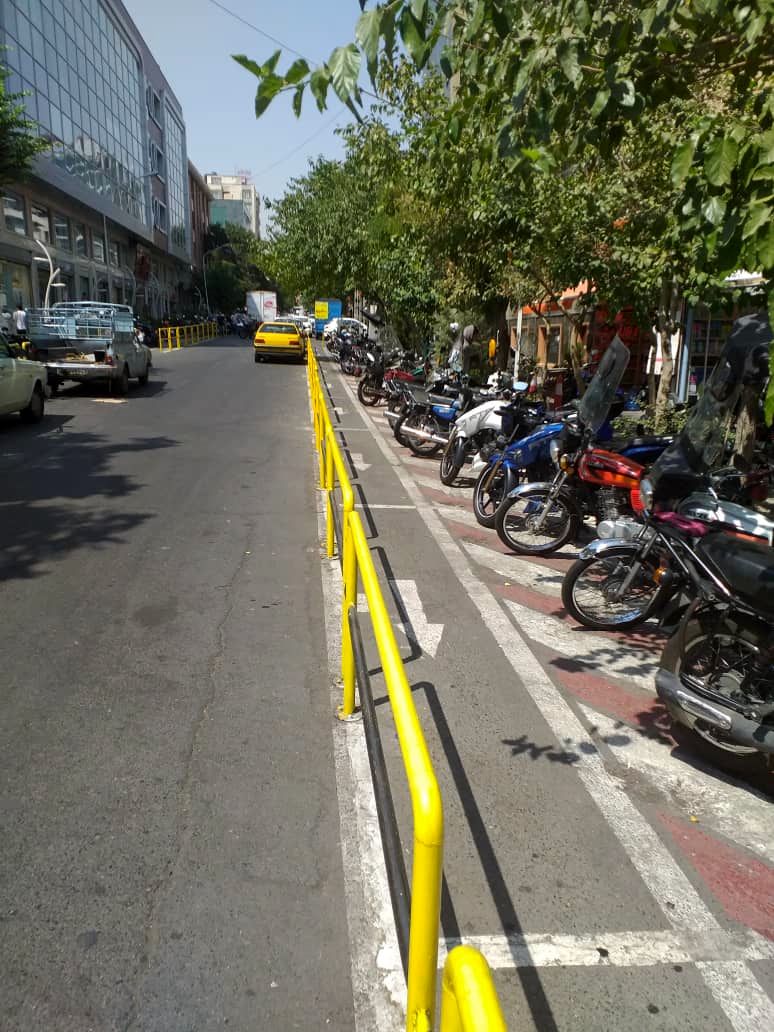 اجرای طرح پارکینگ مکانیزه و ساماندهی  موتورسیکلت 
