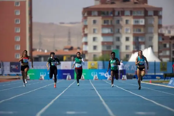 فرزانه فصیحی راهی نیمه نهایی شد