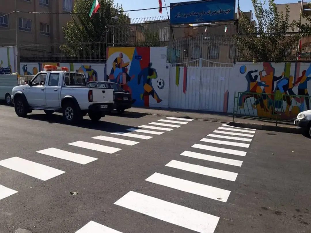 افزایش ضریب ایمنی معابر منطقه 19 با انجام اقدامات ترافیکی در طرح خدمت

