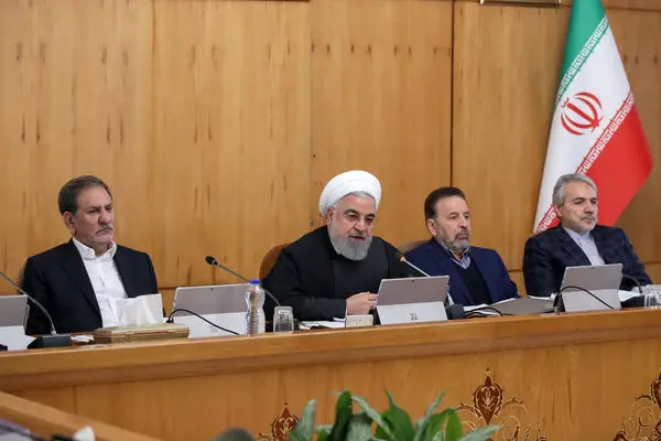 هیچکس بالاتر از قانون و مردم نیست