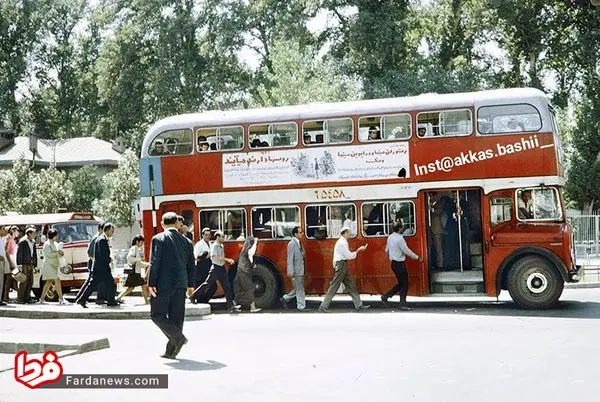 صف اتوبوس دو طبقه در تهران قدیم+عکس