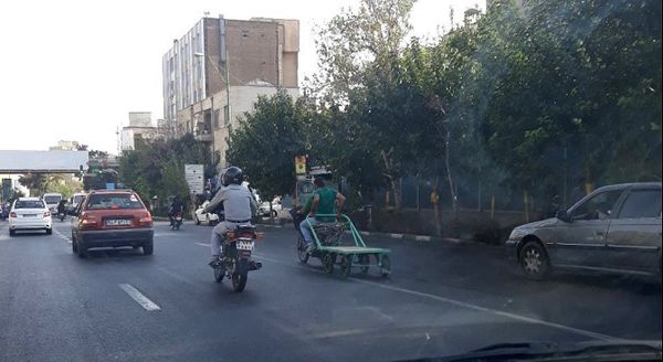حمل گاری با موتورسیکلت در خیابان های تهران+عکس