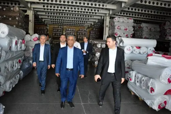 حمایت از شرکت دانش‌بنیان و صادرکننده برتر در حوزه تولید پارچه‌های رومبلی و پرده‌ای