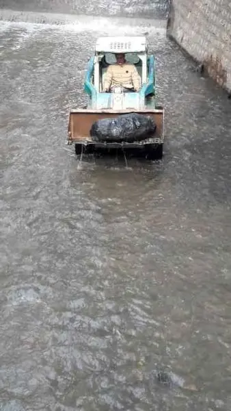 جمع آوری ضایعات حجیم از مسیل زرگنده در منطقه 3