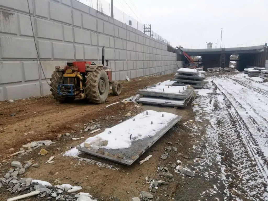 آغاز عملیات اجرایی احداث ادامه خط لوله انتقال آب سد کمال صالح در مسیر زیرگذر تقاطع غیرهمسطح میدان امام حسین (ع)

