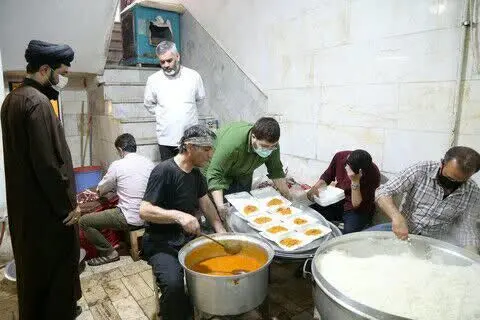 پخت و توزیع 36 هزار وعده غذای گرم در دهه اول محرم به همت طلاب جهادی قم